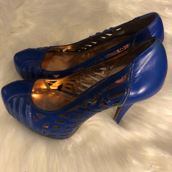 BCBG blue leather cutout platform heels - Picture 5 of 7